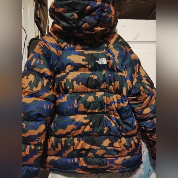 The North Face Black and Blue Puffer Jacket - Picture 2 of 6